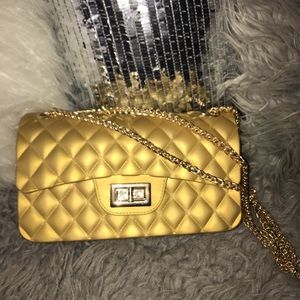 GOLD HANDBAG $10.00 IN A BUNDLE ✨